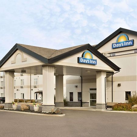 Days Inn By Wyndham Thunder Bay North Екстер'єр фото