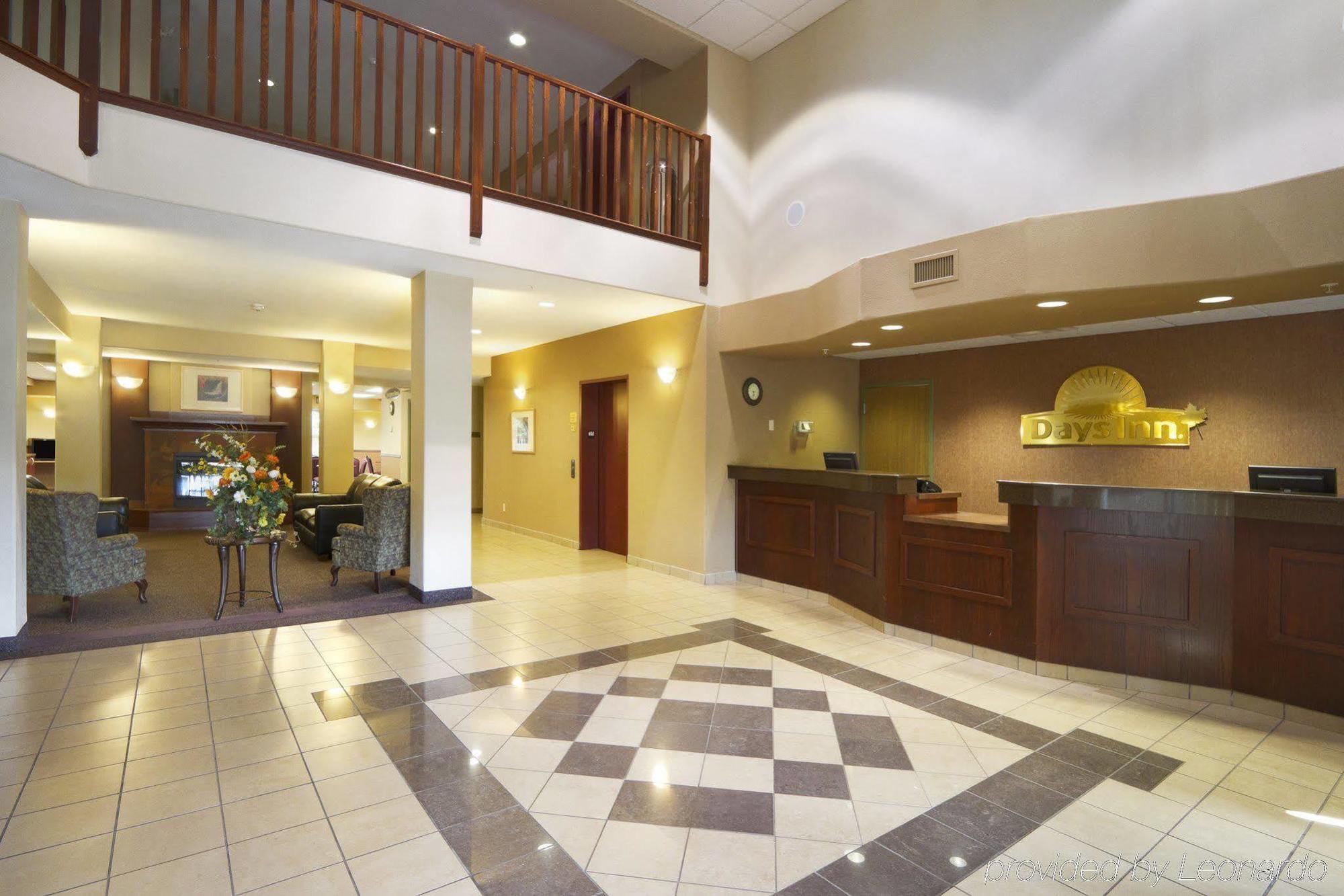 Days Inn By Wyndham Thunder Bay North Екстер'єр фото